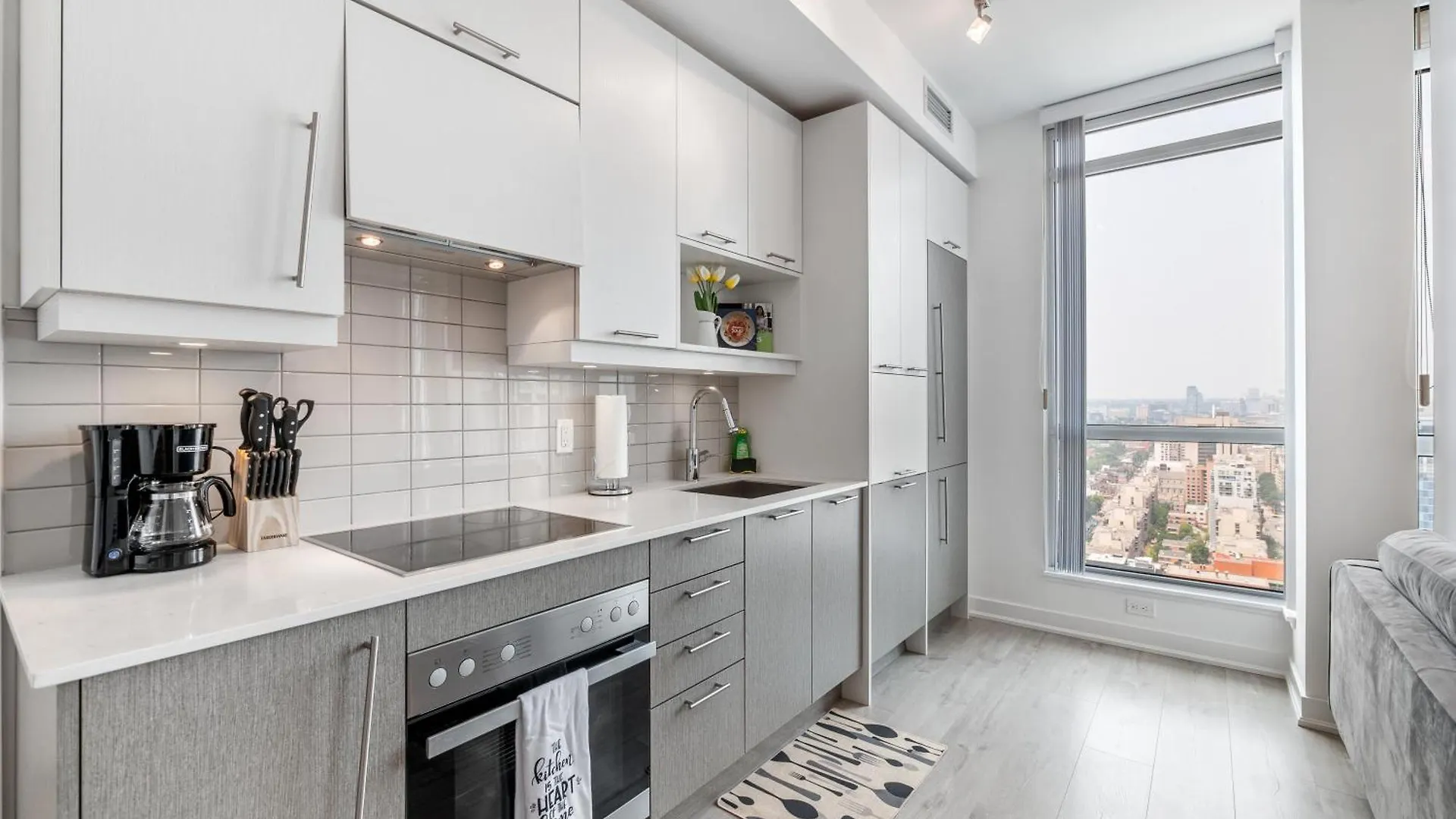 Designer One Bedroom Suite - Entertainment District Toronto